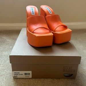 Steve Madden Trixie Orange Leather size 7